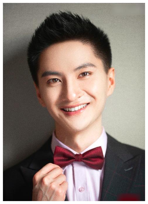 丁凯乐结婚，老婆长相讨喜，另一个童年男神艾克被喊话何时结婚