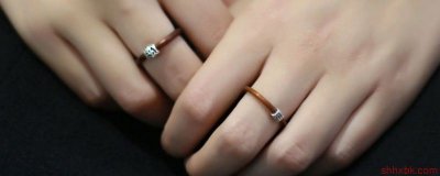 ​女人戒指应该戴在左手还是右手 女人戒指应该戴在哪只手