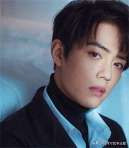 ​有一种助理叫肖战的女助理，看到打伞那一刻:羡慕的想哭