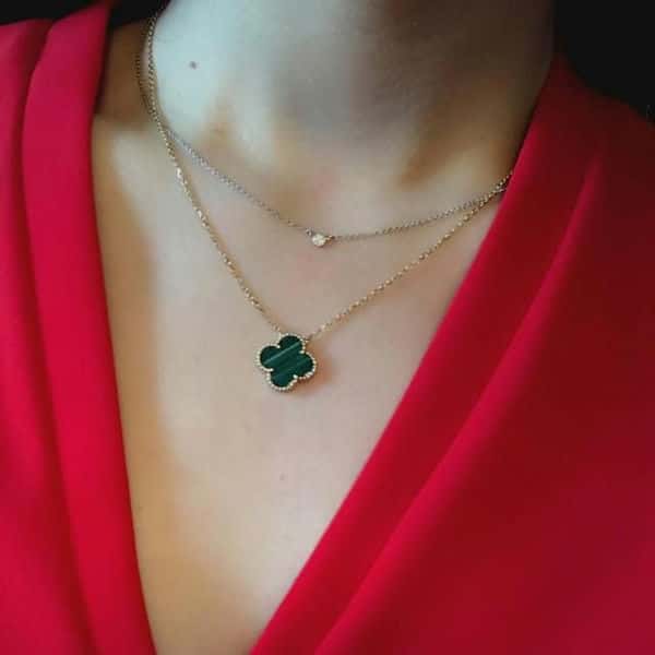 梵克雅宝四叶草哪个颜色最值得买（梵克雅宝是哪个国家的牌子）