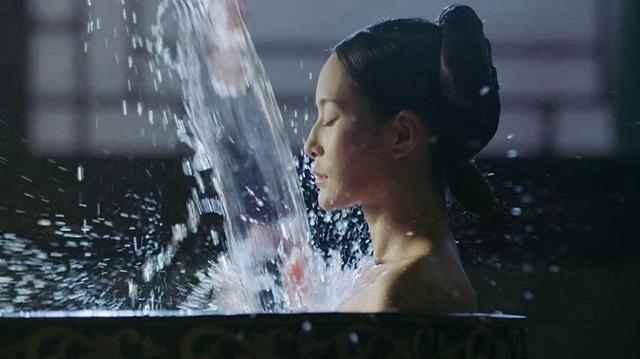 延禧攻略：纯妃在饭里动了什么？五阿哥金色瞳孔，高贵妃一语点破