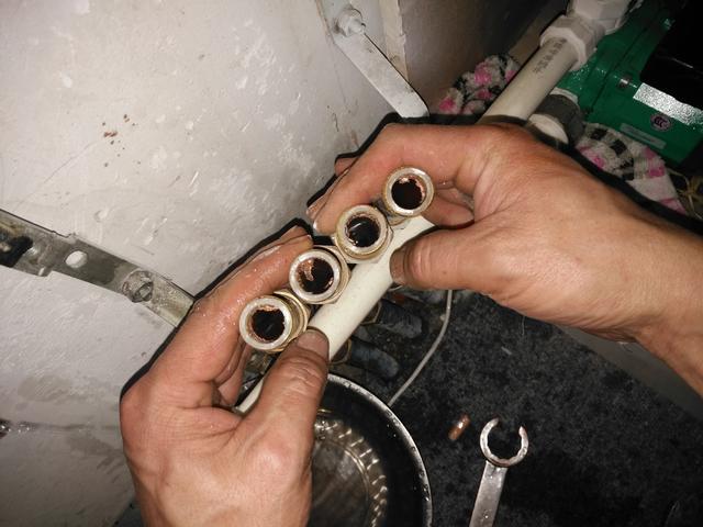 装墙暖好还是地暖好（装修铺地暖还是墙暖好）(5)