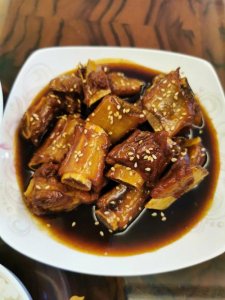 ​红烧糖醋排骨的做法（红烧糖醋排骨怎么做）
