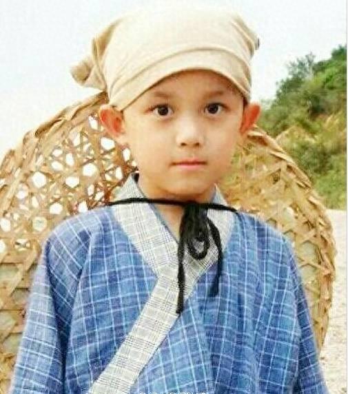 好萌！吴磊童年旧照