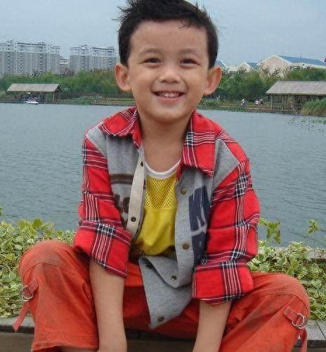 好萌！吴磊童年旧照