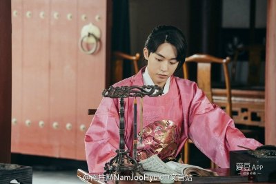 ​160911 《步步惊心：丽》最新剧照公开 粉色南朋友上线打卡啦