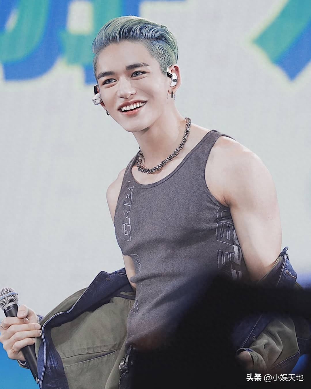 NCT成员黄旭熙（lucas),性感的肌肉手臂，男友力爆棚的卢卡斯