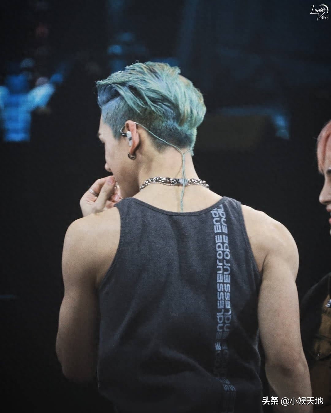 NCT成员黄旭熙（lucas),性感的肌肉手臂，男友力爆棚的卢卡斯